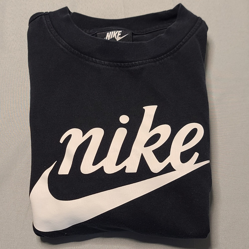 Nike Graphic T-Shirt Mens Small Black Grey Colorblock Script Logo Swoosh Tee